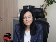 Ученичка държа втората матура изолирана заради повишена температура