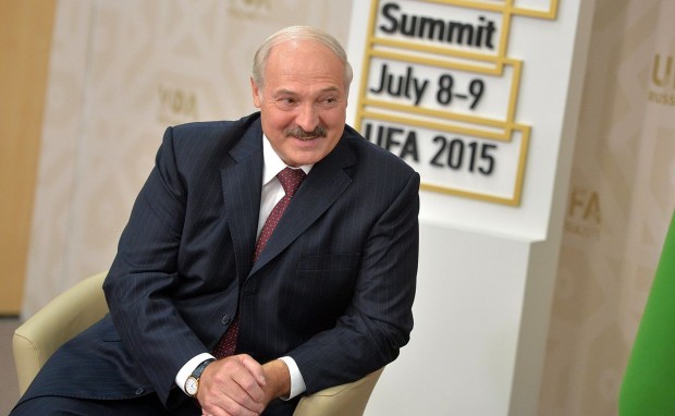 Беларуският президент Александър Лукашенко уволни правителството съобщи Ройтерс цитирайки беларуската информационна
