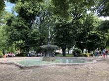 Хубавото време изкуши пловдивчани за разходки и срещи с приятели
