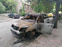 Запалиха двата автомобила на пловдивски бизнесмен