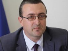 Атанас Добрев е министърът с коронавирус