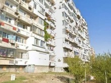 Мъж стреля по деца заради шепа череши, рани момиченце