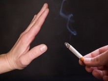 В най-засегнатите страни от коронавируса масово се опитват да спрат цигарите