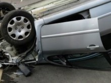 Варненка с двете си деца в колата се преобърна по АМ "Хемус", след като се натресе в "Мерцедес"
