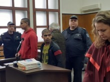 Поискаха тежки присъди за ромите-убийци от Асеновград