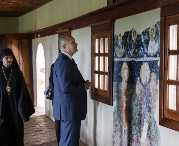 Президентът Румен Радев и съпругата му Десислава Радева посетиха Роженския