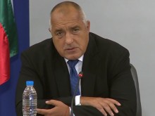 Борисов с извънредна пресконференция: Умолявам всички българи!
