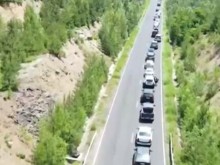 Километрични опашки на "Маказа" изнервиха пътуващите към Гърция
