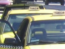 Възмутен читател: Такситата не са ли градски транспорт?