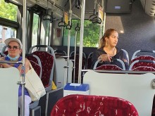 Пловдивчанка: Маските отново са задължителни, но явно не за всички