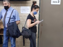 Делото срещу 20-годишна, обвинена в рекет за 20 000 лева, отново бе отложено