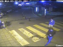 Издирват двама мъже, извършили грабеж на дамска чанта