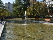 Не влизайте във фонтаните, водата се обработва с препарати!