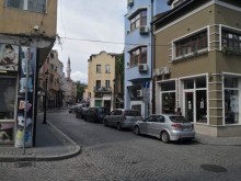 Спират движението по ул. "Железарска" заради монтаж на бариера