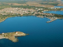 Бармани и сервитьори от София са с коронавирус в наш морски курорт!