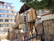 Вижте на какво прилича срутилата се къща в Пловдив