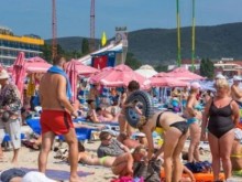 Хотелиери намаляват цените, за да спасят летния сезон