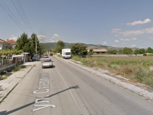 Автобус помете възрастен велосипедист край Пловдив