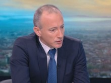 Вълчев: 50 000 деца ще учат допълнително през лятото