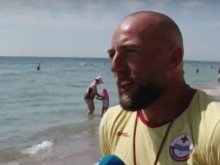 Шамари на плажа в Несебър, спасител полудя!