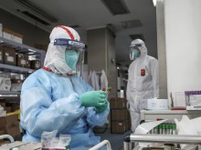 Китайски учени: Нов щам на свинския грип заплашва света от нова пандемия