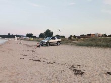 Тарикат, паркирал джипа си на плажа в "Крайморие", ще си плати солено за простотията
