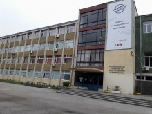 Здравко Димитров дава старт на ученическата практика в местен завод