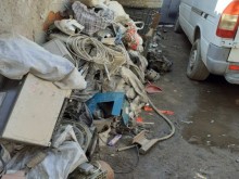 Глоба до 4000 лв. грози пловдивчанин, събирал отпадъци в незаконна постройка