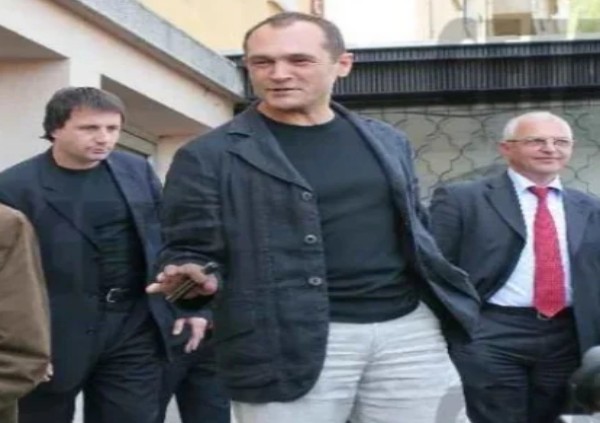 В дома на дясната ръка на Божков откриха много информация и снимки на магистрати