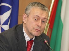 Соломон Паси: Альоша трябва да бъде погребан