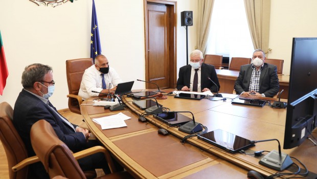 На видеоконферентна среща между министър председателя Бойко Борисов Националния оперативен щаб