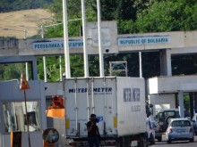 На случаен принцип ни тестват за COVID-19 на "Кулата"