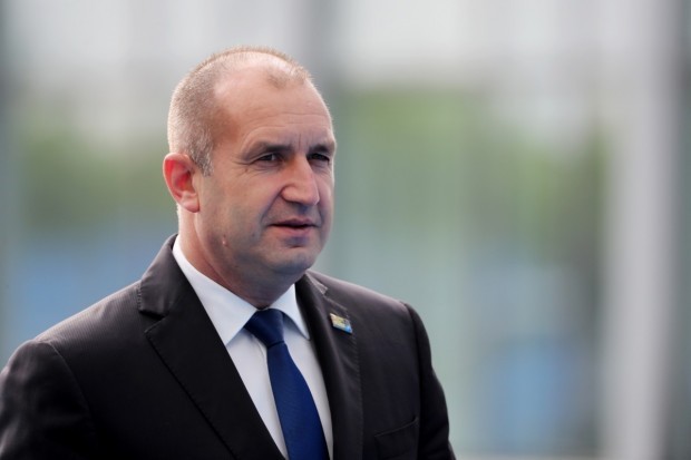 Президентът Румен Радев поиска оставката на началника на Националната служба