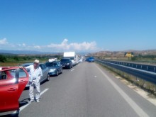 Километрична опашка от автомобили на ГКПП "Кулата" и днес