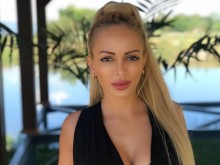 Биха и унижиха във фризьорски салон Мис Плеймейт 2018!