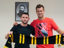 Ботев подписа с национал на Северна Македония