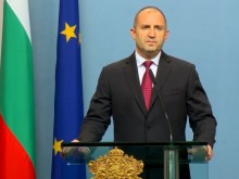 Протестирайте, но оставете Радев сам да посреща Червената армия