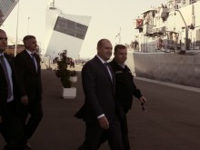 Вижте как бе посрещнат президентът Румен Радев в Бургас!