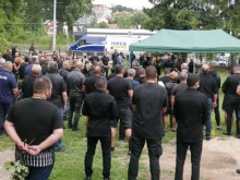 Стотици си взеха последно сбогом с Ники Щерев