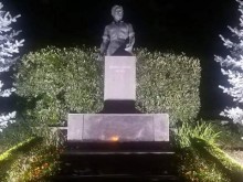 Фенклубът на Локо: По наша инициатива светлина огря паметника на Апостола