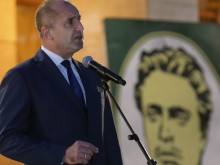 Радев: Време е да си припомним какво е лично и национално достойнство