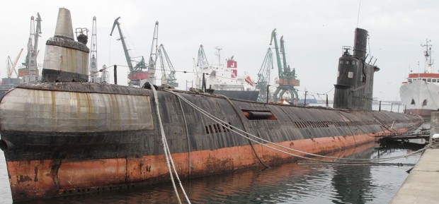 Последната българска военна подводница Слава е на път да се