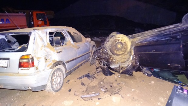 Румънци катастрофираха на магистрала Струма“ край Благоевград. При пътния инцидент