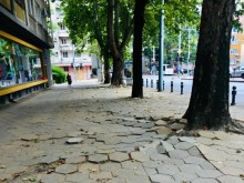 Разбит тротоар в центъра на Пловдив ще бъде ремонтиран