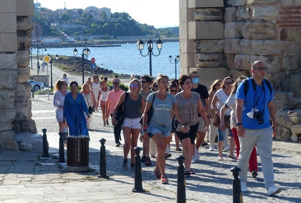 Над 80 ще е спадът на чуждестранните туристи това лято