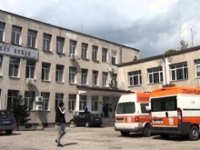 Затвориха отделение на болница в Карлово заради COVID-19