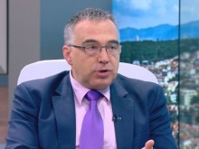 Кутев: Гешев действа като в уестърн - влиза в селото, избива лошите, а добрите му благодарят