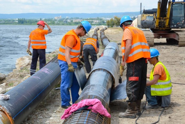 Проектът за полагане на новата тръба за отпадни води по
