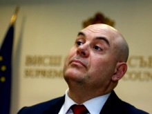 Парламентът ще изслуша Гешев най-рано през септември