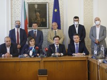 Корнелия Нинова: Сменят се министри, мафиотският модел остава